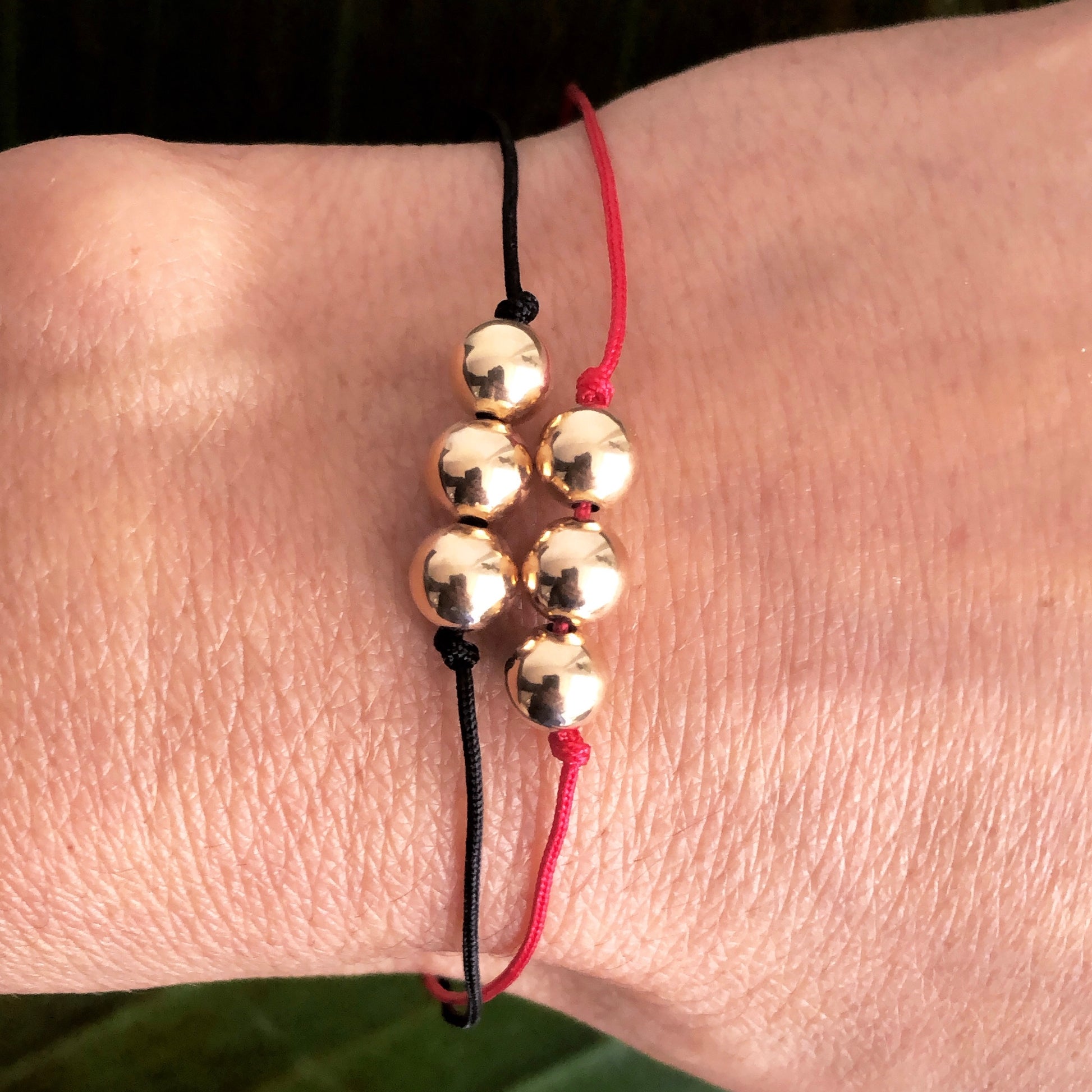 String Bracelet in black red 14k gold beads]-RM KANDY